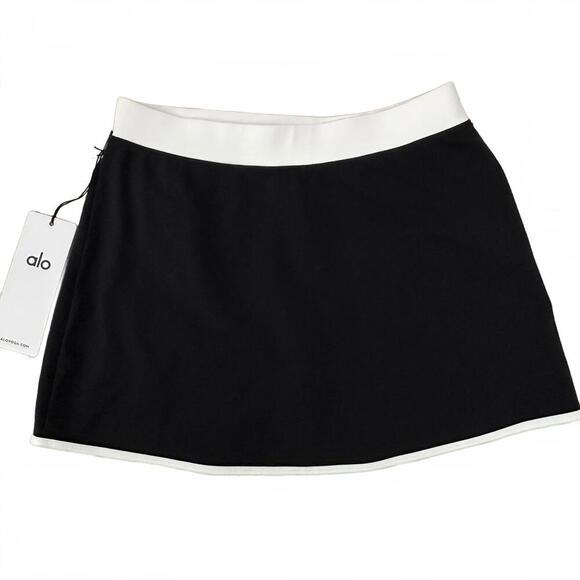 NWT Alo Airbrush Streamlined Lined Mini Skirt Black/White Size S - Picture 3 of 8